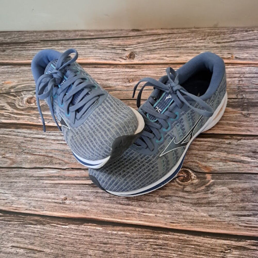 Mizuno Wave Rider 25 Running shoes Size 7.5 Grey